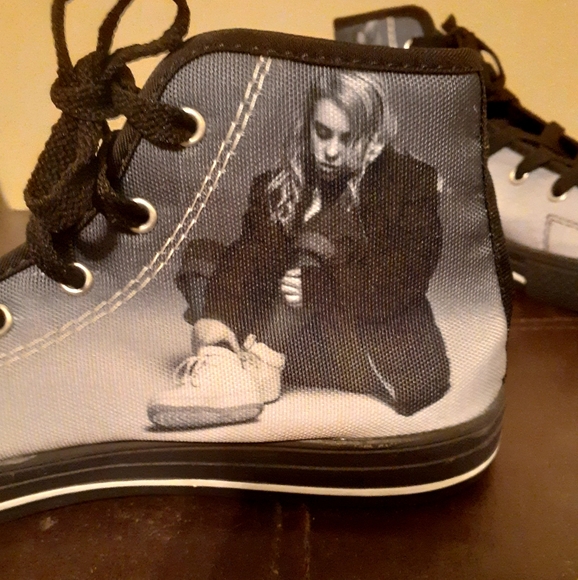 Billie Eilish Lace up shoes - Picture 2 of 5